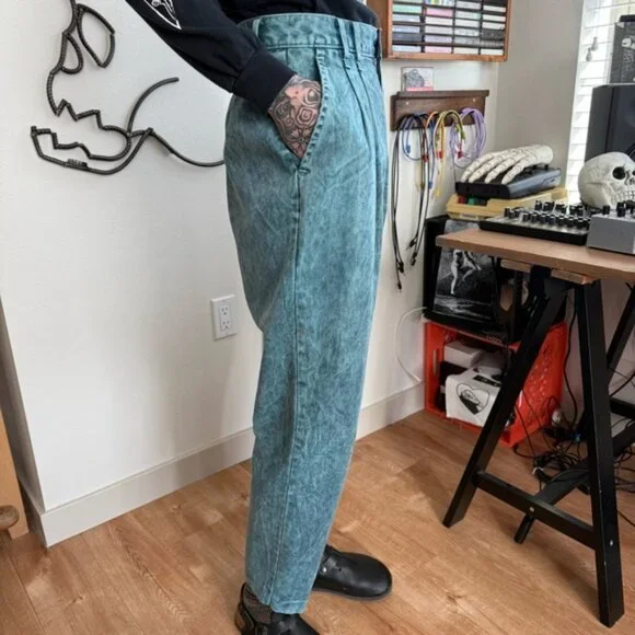 💀 SOLD 💀 Vintage 80s Teal Blue Acid Wash High Waisted Pleated Trousers ~ Size 28 - Picture 2 of 8